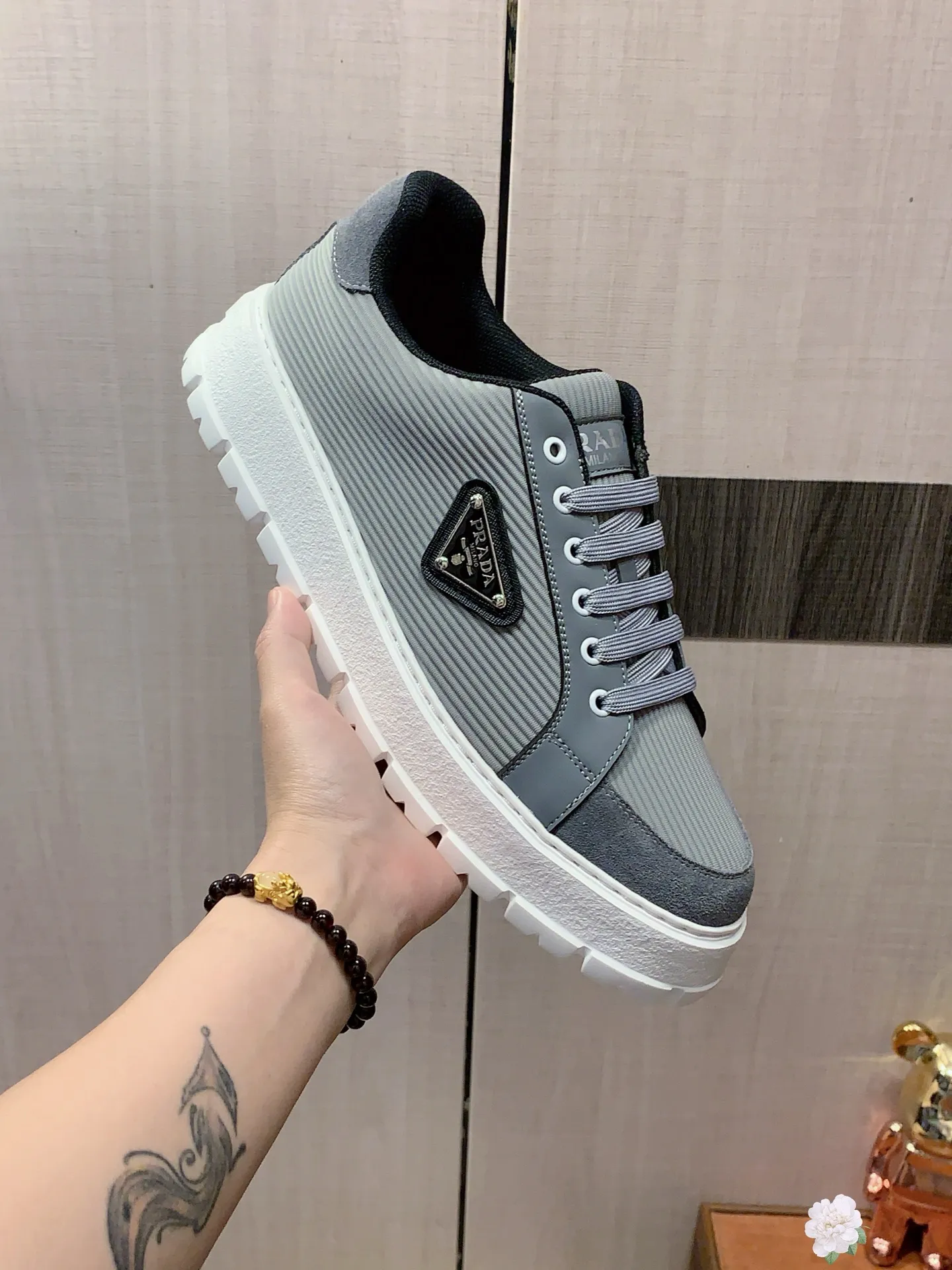 Men's Men's Shoes💰442💰💰🎩🎩[Lightning][Lightning] "PRADA*" The latest and most popular casual shoes, top brand [seduce] luxury ~ purchasing agency, top quality ~. [Strong] The upper is made of imported breathable and polished cowhide material ➕ Breathable sheepskin feet (•) with fine workmanship. Original stylish and stylish soft rubber wear-resistant and non-slip outsole, light and comfortable on the feet, the real thing looks better when photographed, 305: code: 38-44, 3️⃣ colors selected